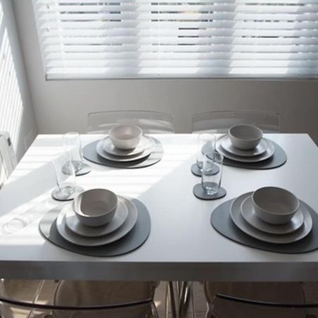 Beautiful, Spacious 1 Bed Flat Μπρέντγουντ Εξωτερικό φωτογραφία