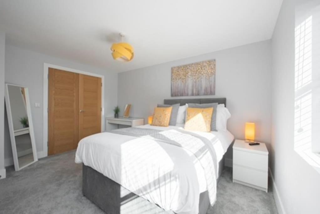 Beautiful, Spacious 1 Bed Flat Μπρέντγουντ Εξωτερικό φωτογραφία