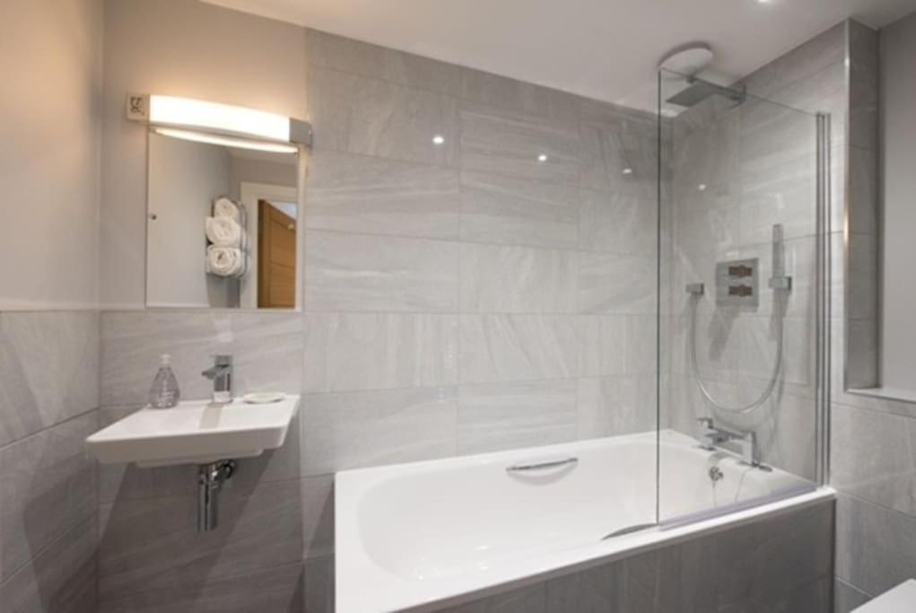 Beautiful, Spacious 1 Bed Flat Μπρέντγουντ Εξωτερικό φωτογραφία