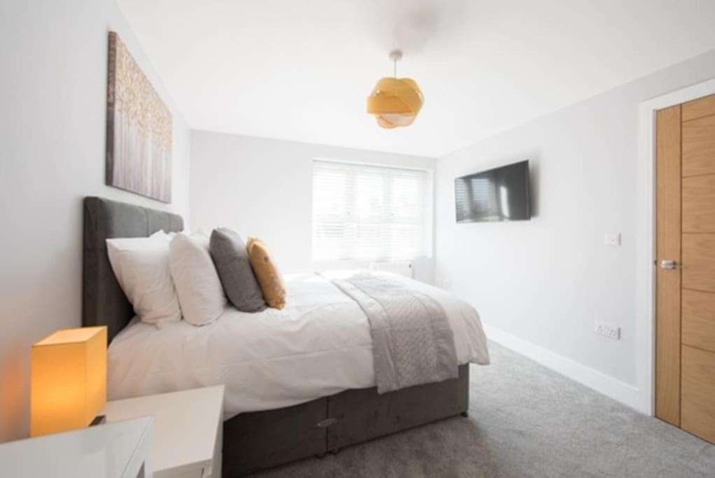 Beautiful, Spacious 1 Bed Flat Μπρέντγουντ Εξωτερικό φωτογραφία
