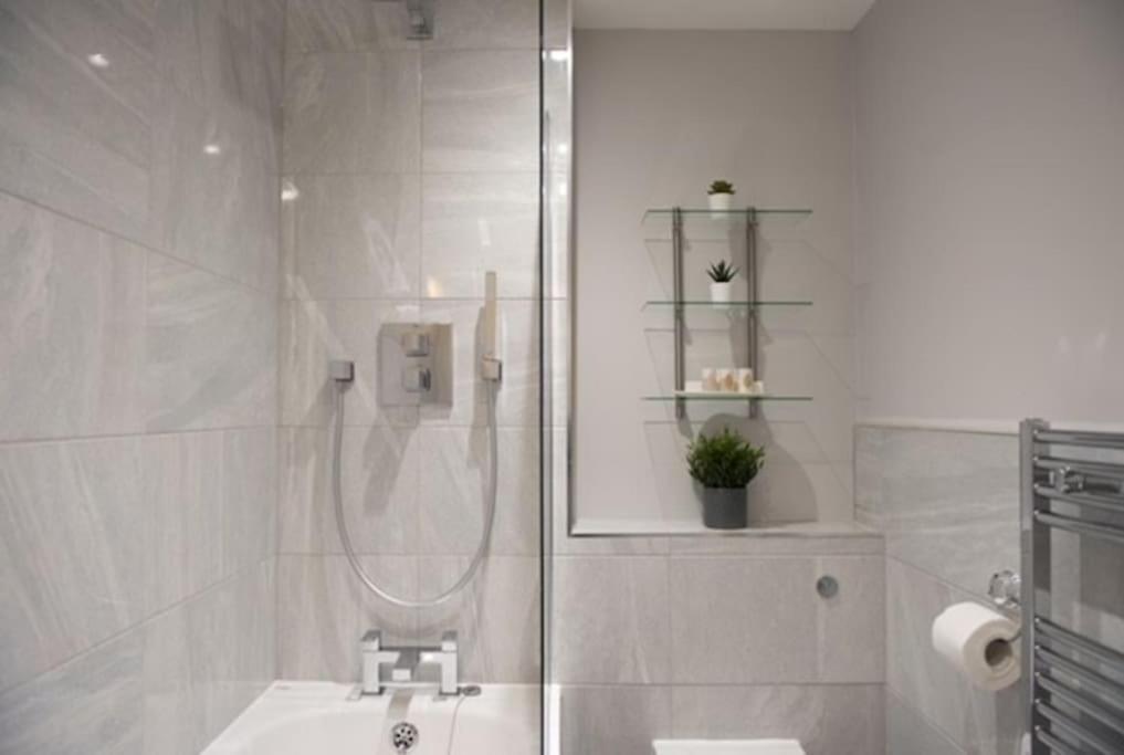 Beautiful, Spacious 1 Bed Flat Μπρέντγουντ Εξωτερικό φωτογραφία