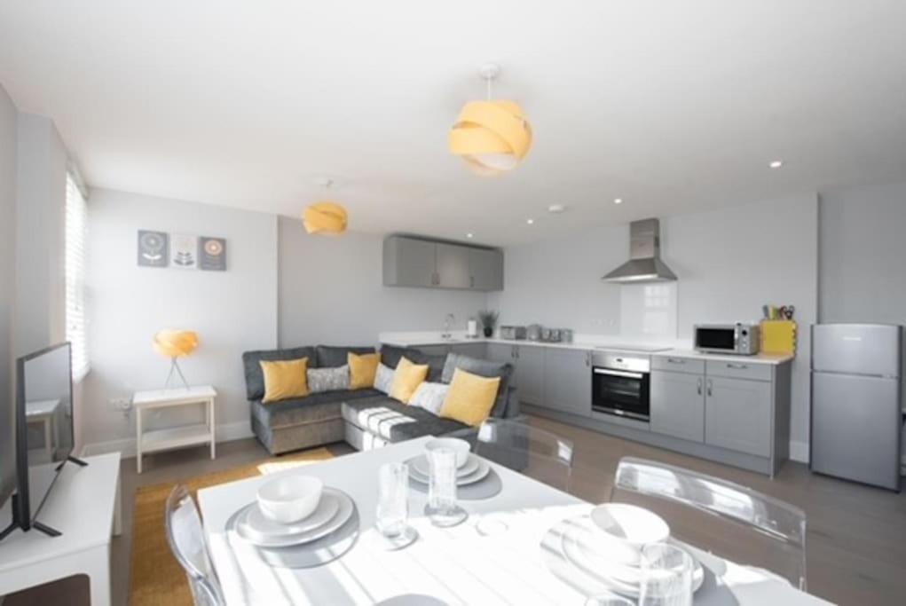 Beautiful, Spacious 1 Bed Flat Μπρέντγουντ Εξωτερικό φωτογραφία